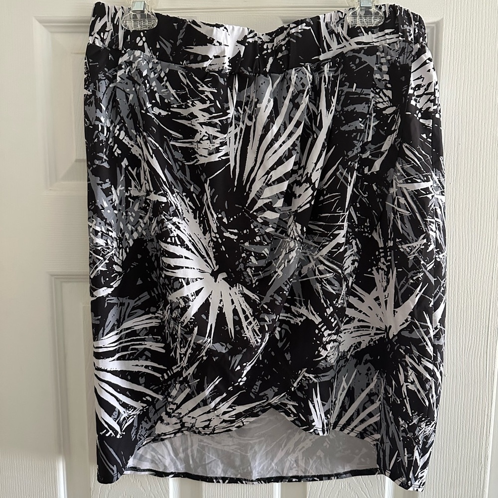 Brand new with tags Fabletics skirt